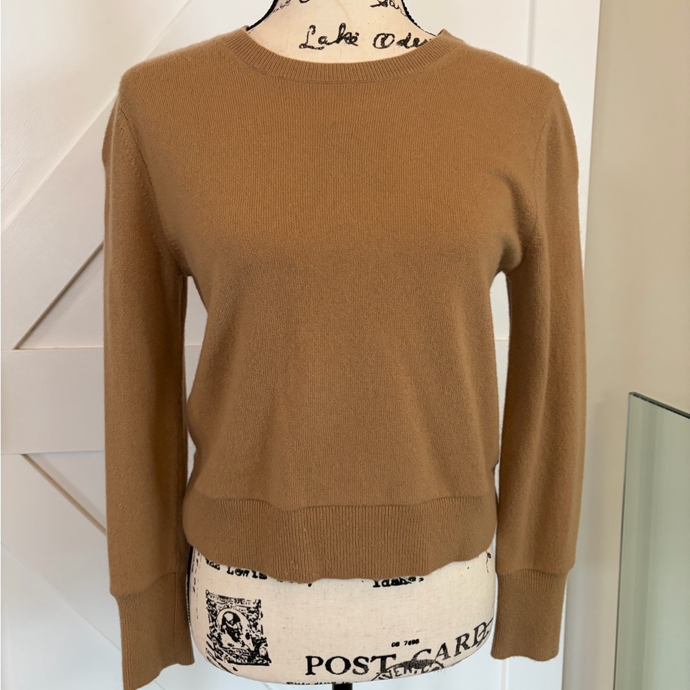 Uniqlo 100% Merino Wool Sweater - Picture 2 of 6